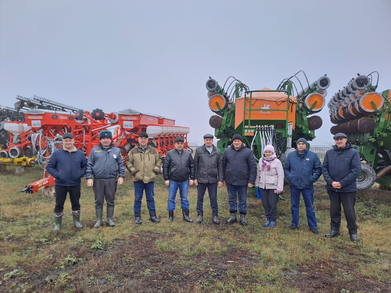 В Нурлатском районе сельхозтехнику подготовили к зимнему хранению