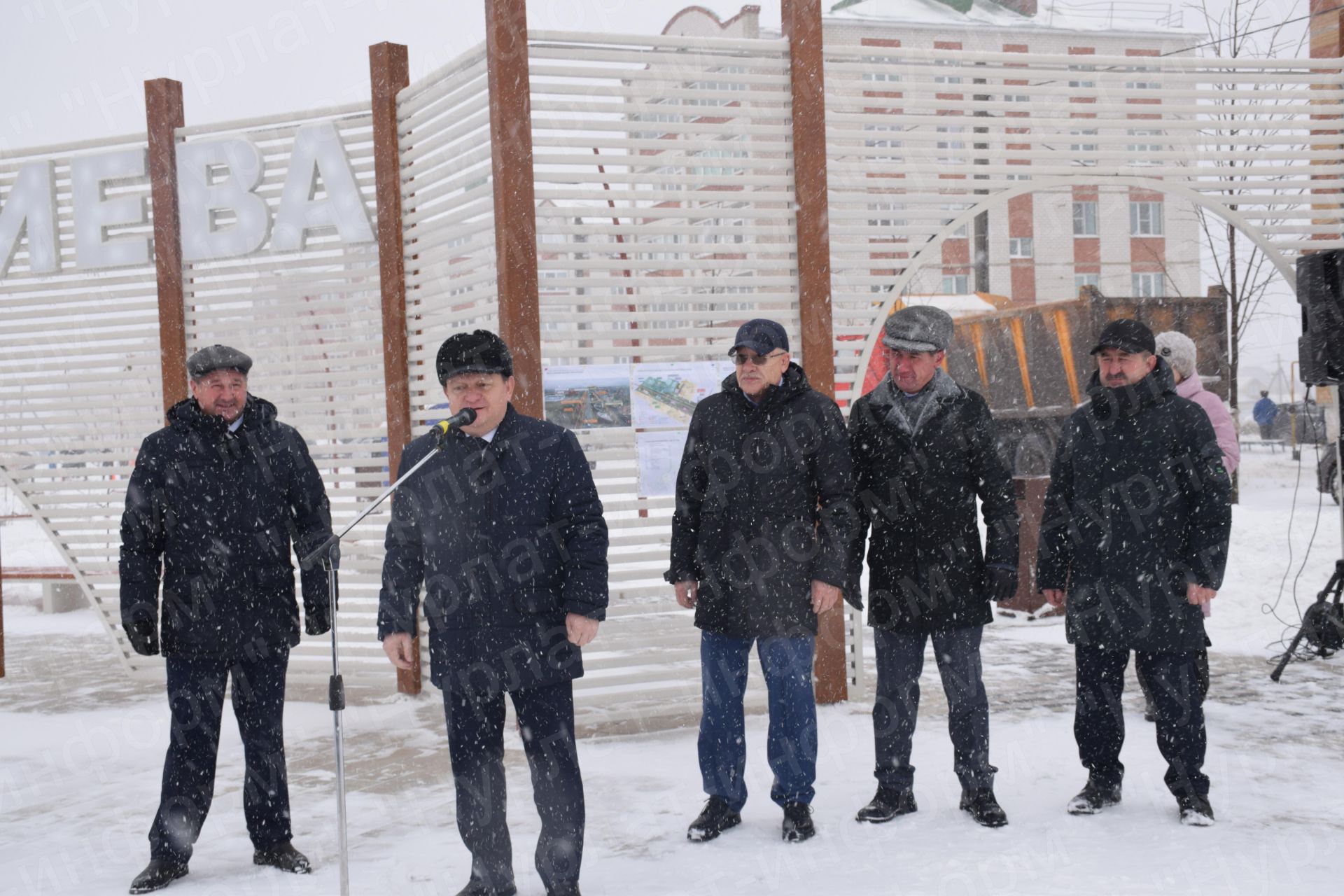 При участии Олега Морозова в Нурлате открыли бульвар Кариева на одноименной улице