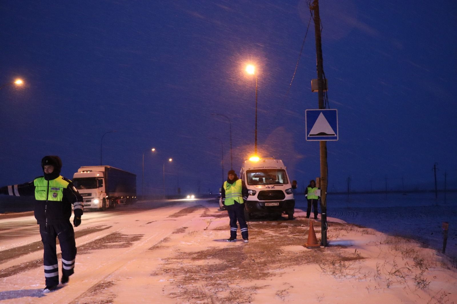 Нурлатские автоинспекторы провели рейд по весогабаритному контролю тяжеловесного транспорта