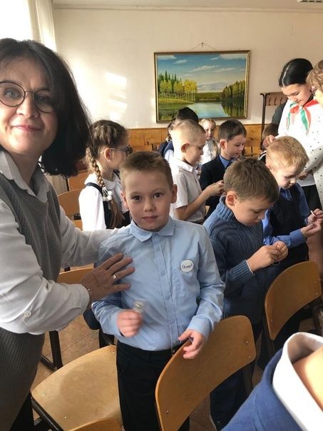 Учащихся начальных классов школы №2 посвятили в ряды «Орлята России»