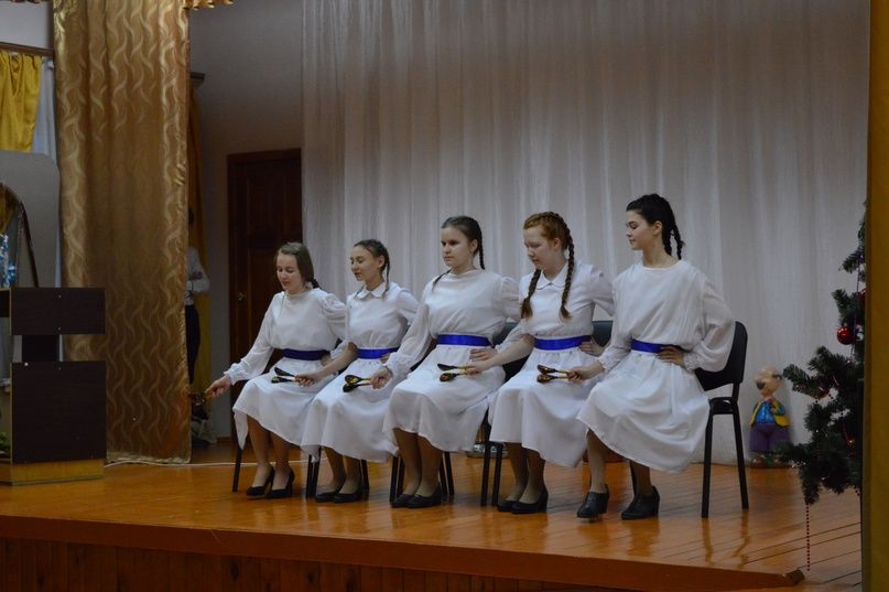Студенты Нурлатского аграрного техникума организовали для пожилых зрителей концерт