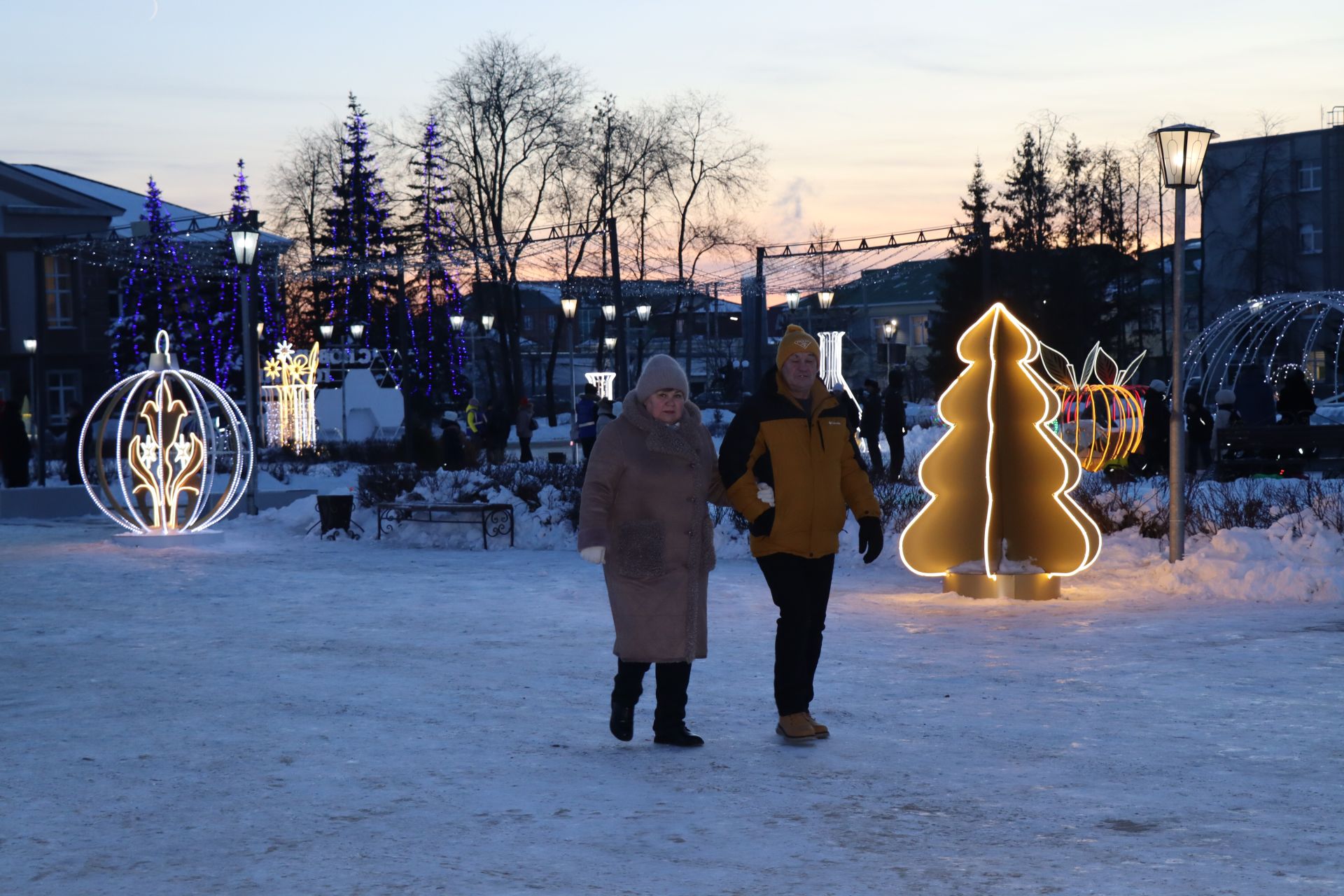 В Нурлате открыли главную новогоднюю елку