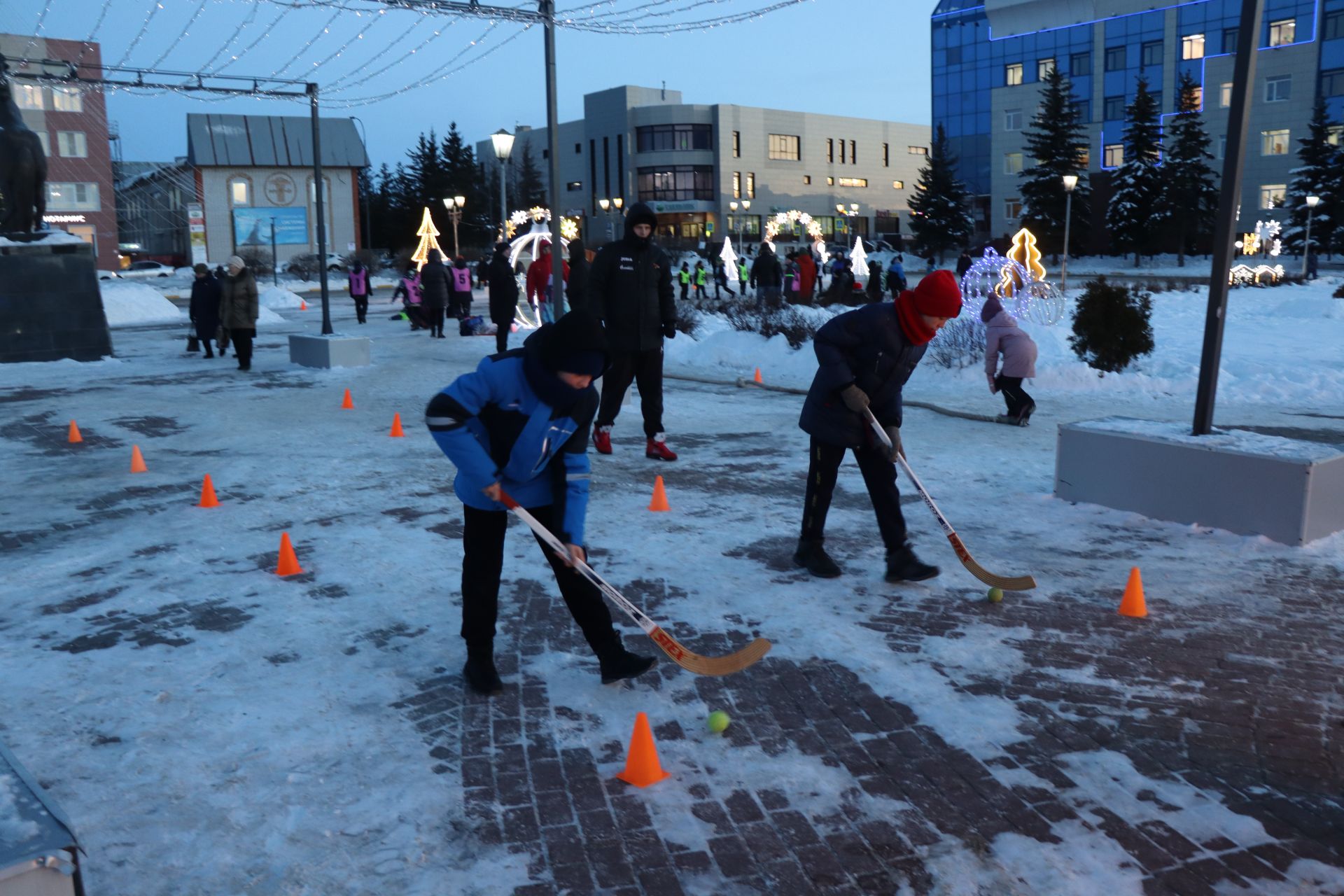 В Нурлате открыли главную новогоднюю елку