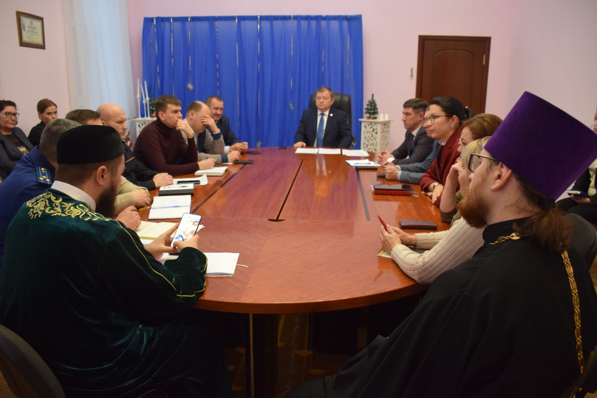 В Нурлате прошел круглый стол с участием представителей религиозных и общественных организаций