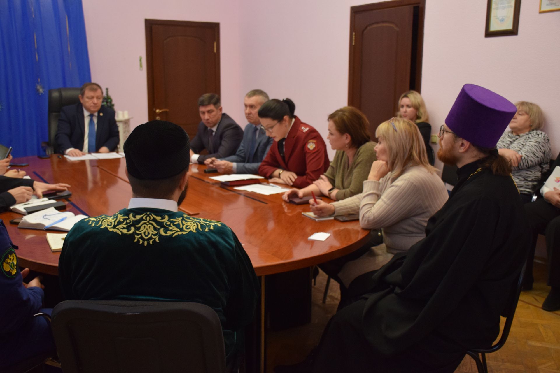 В Нурлате прошел круглый стол с участием представителей религиозных и общественных организаций