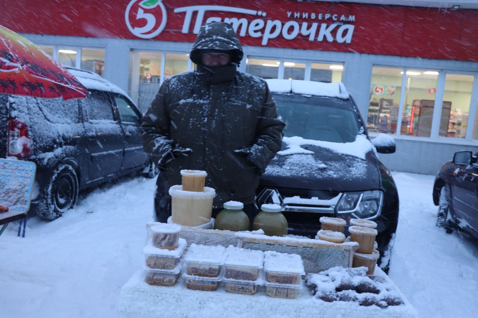 В Нурлате сильный снегопад не помешал сельскохозяйственной ярмарке