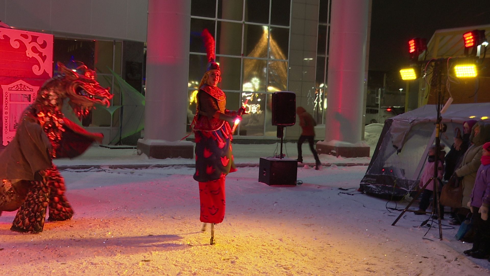 В Нурлате показали уличный спектакль «Абикины сказки»