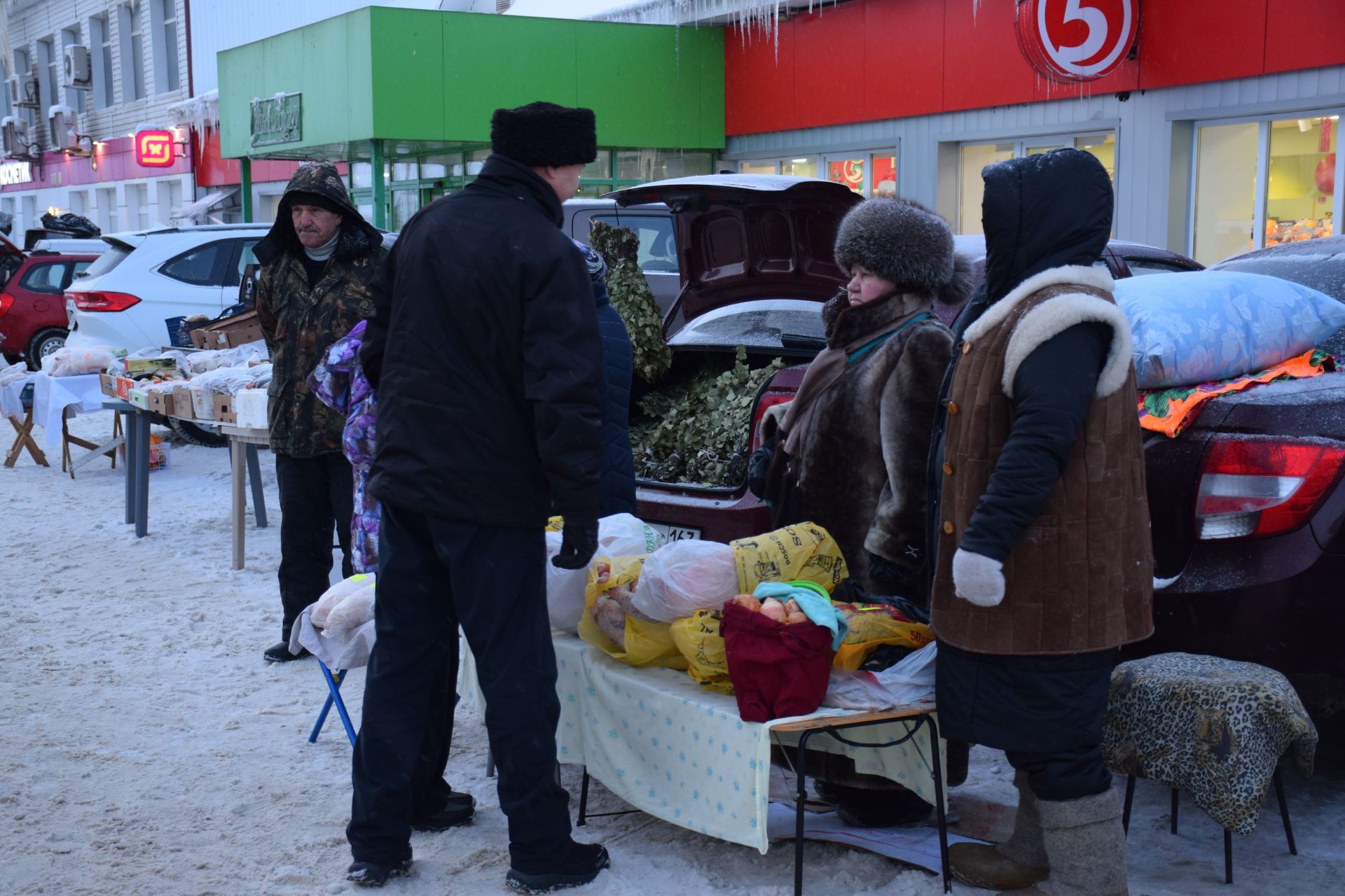 В Нурлате прошла предновогодняя сельскохозяйственная ярмарка