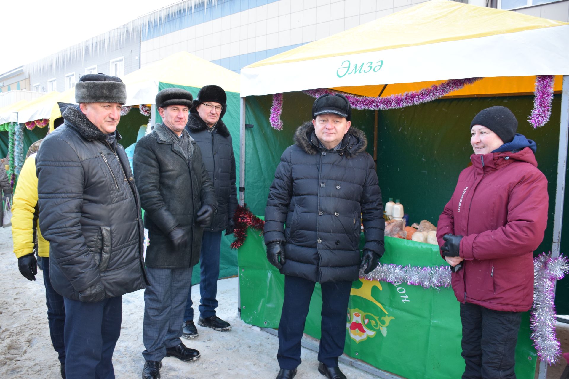 В Нурлате прошла предновогодняя сельскохозяйственная ярмарка