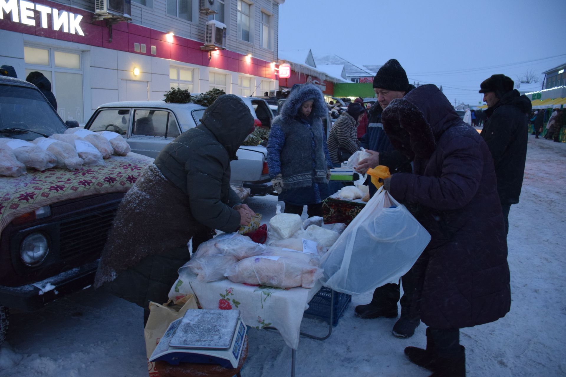 В Нурлате прошла предновогодняя сельскохозяйственная ярмарка