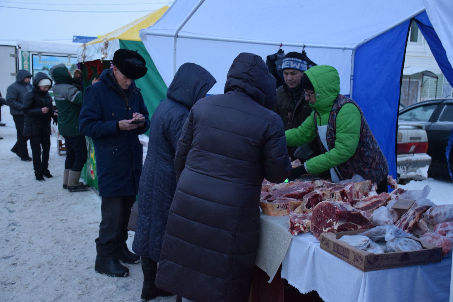 В Нурлате прошла предновогодняя сельскохозяйственная ярмарка