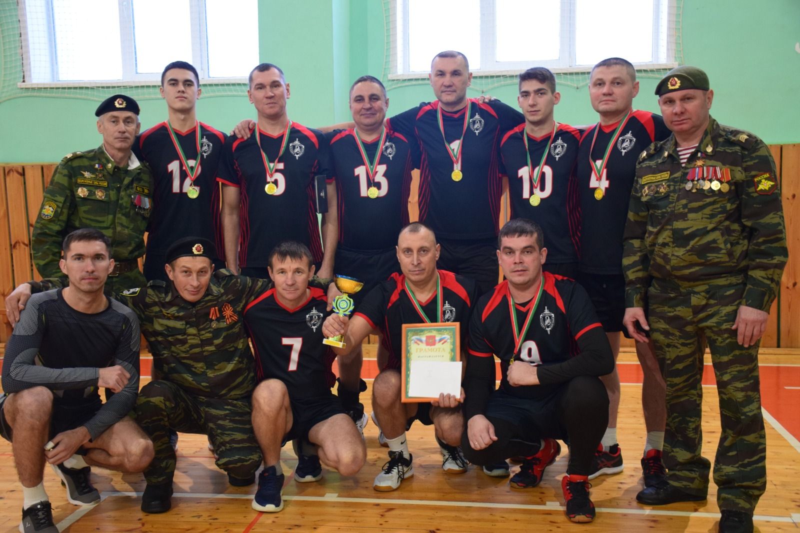 В Нурлатском аграрном техникуме прошел турнир по волейболу, посвященный Дню Героев Отечества