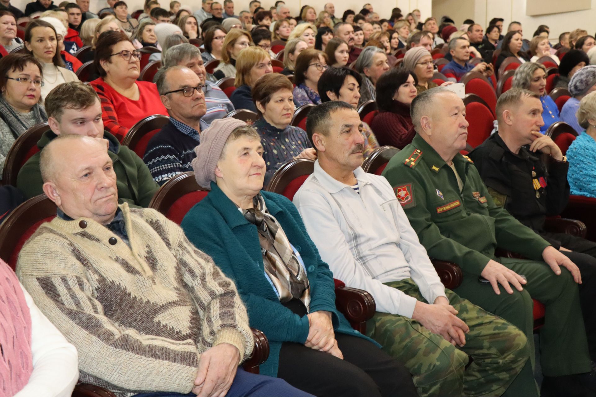 На благотворительном концерте нурлатцы собрали около 300 тысяч рублей в помощь участникам СВО