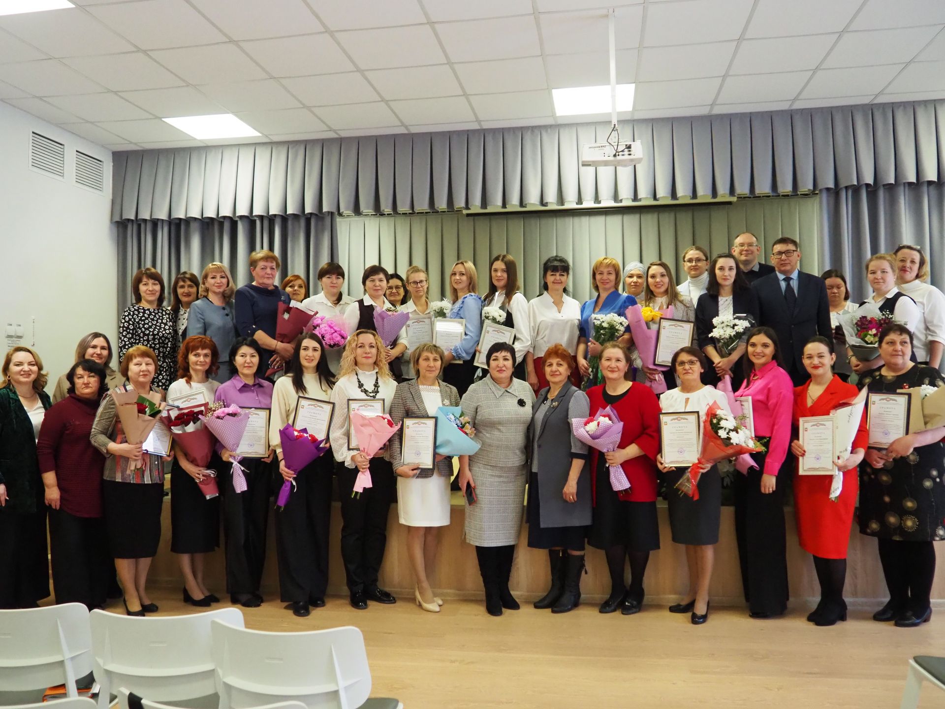 В Нурлате чествовали победителей и призеров конкурса педагогического мастерства «Воспитать человека»