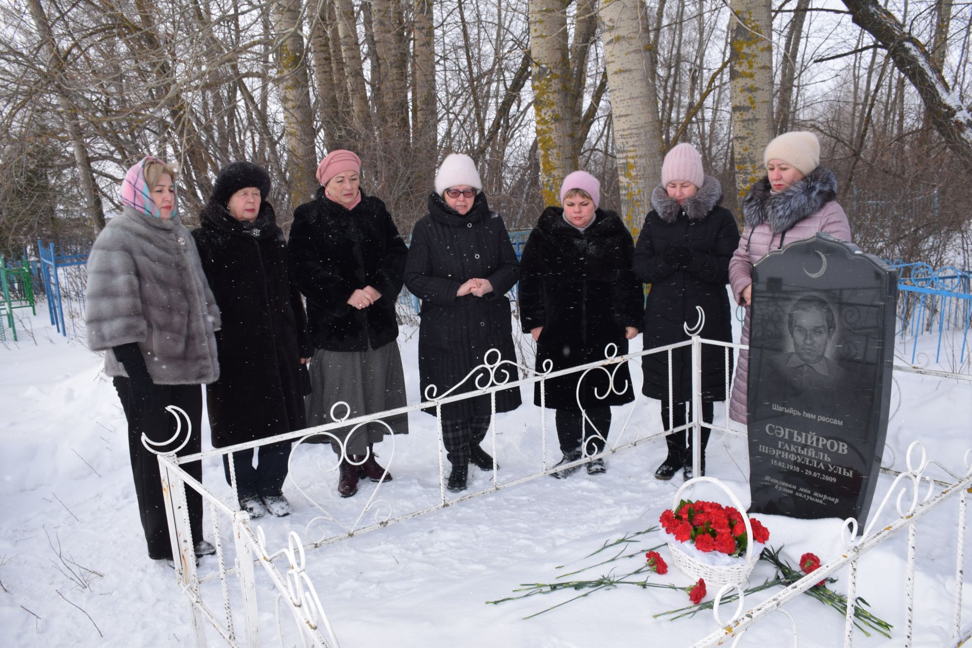 Нурлатская делегация посетила могилу земляка Гакиля Сагирова в день его 85-летия