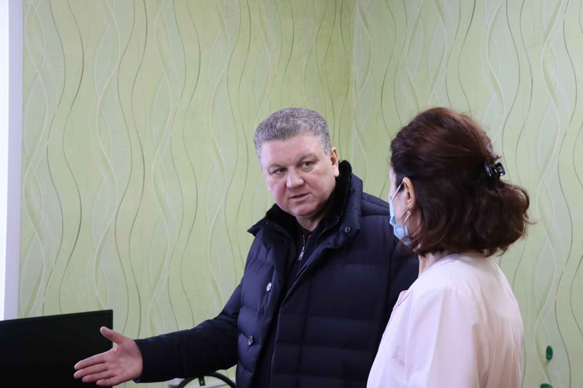 Алмаз Ахметшин посетил врачебную амбулаторию в микрорайоне сахароваров в Нурлате