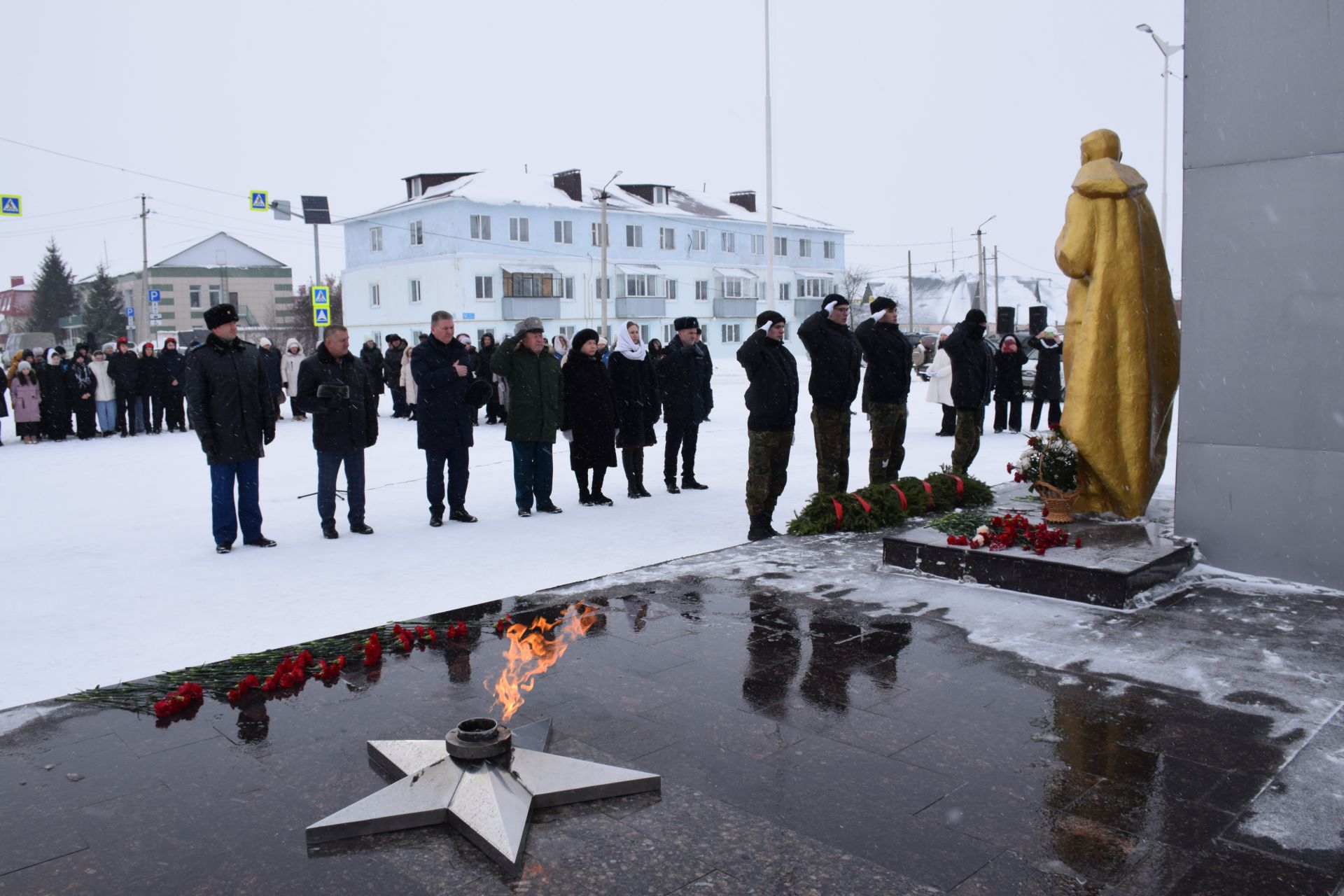 В Нурлате прошел торжественный митинг в честь Дня защитника Отечества