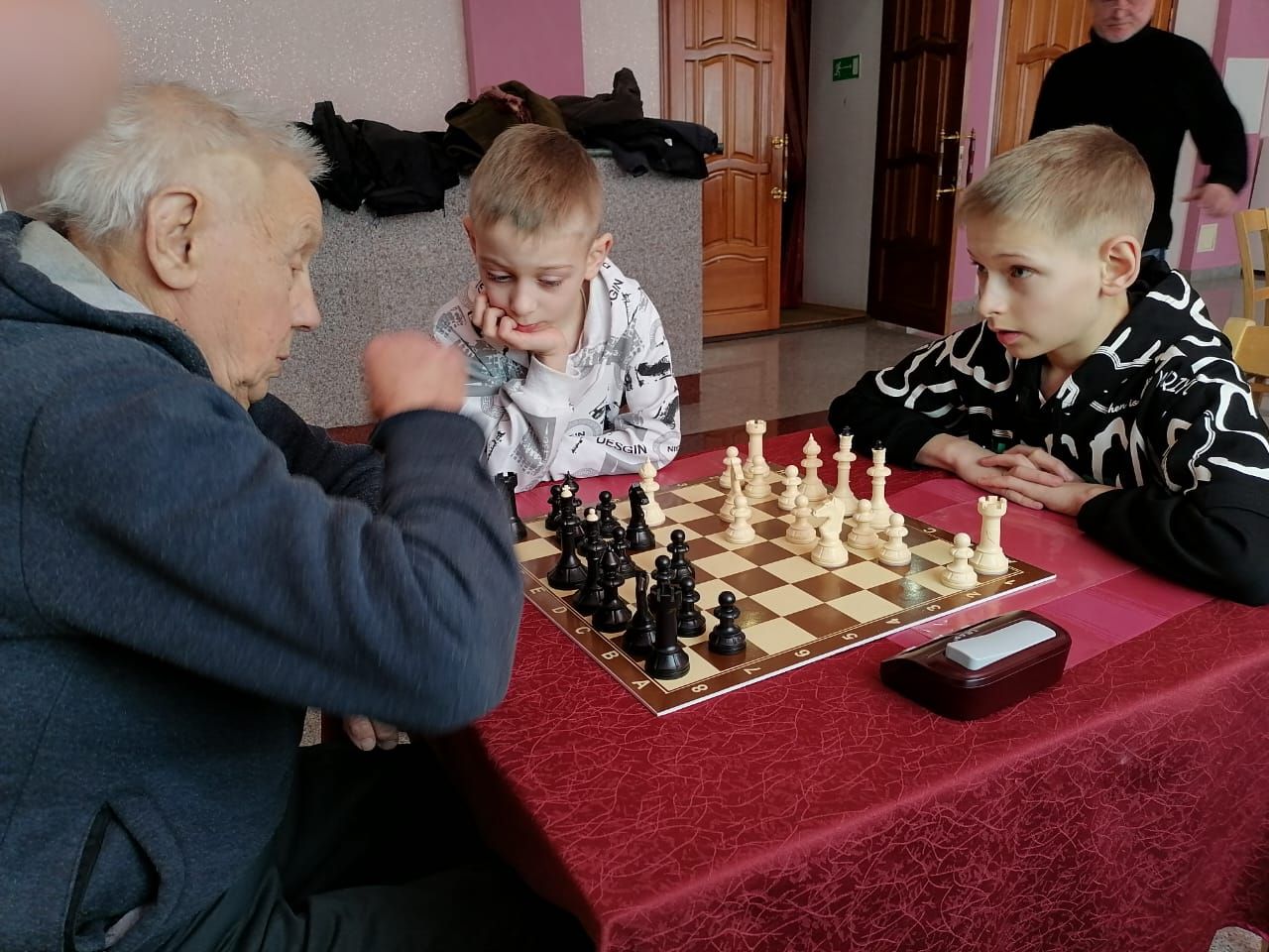 В Нурлате в турнирах по шахматам и шашкам, посвященным Дню защитника Отечества, приняли участие и юные шахматисты