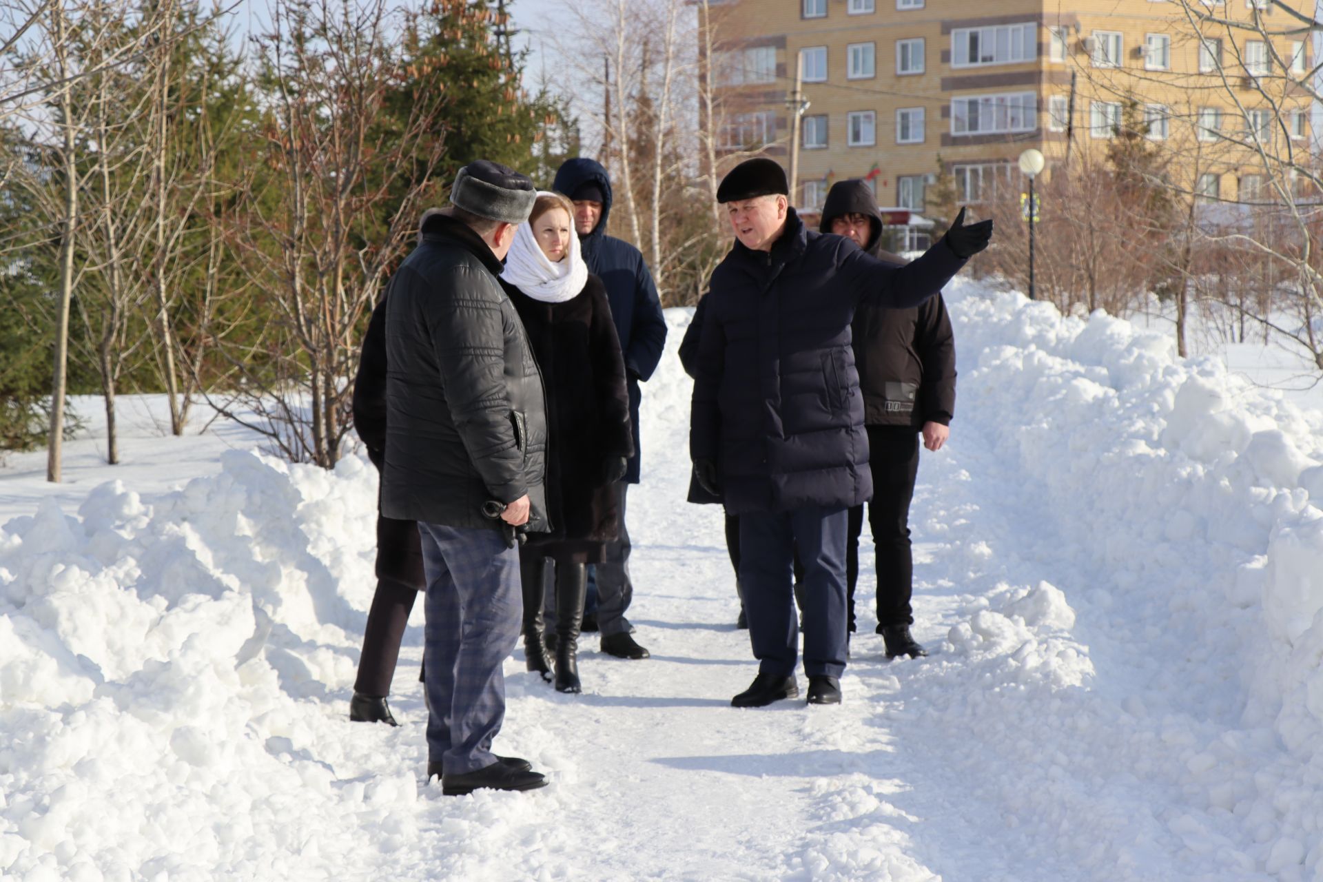 Алмаз Ахметшин ознакомился с зимним содержанием общественных пространств