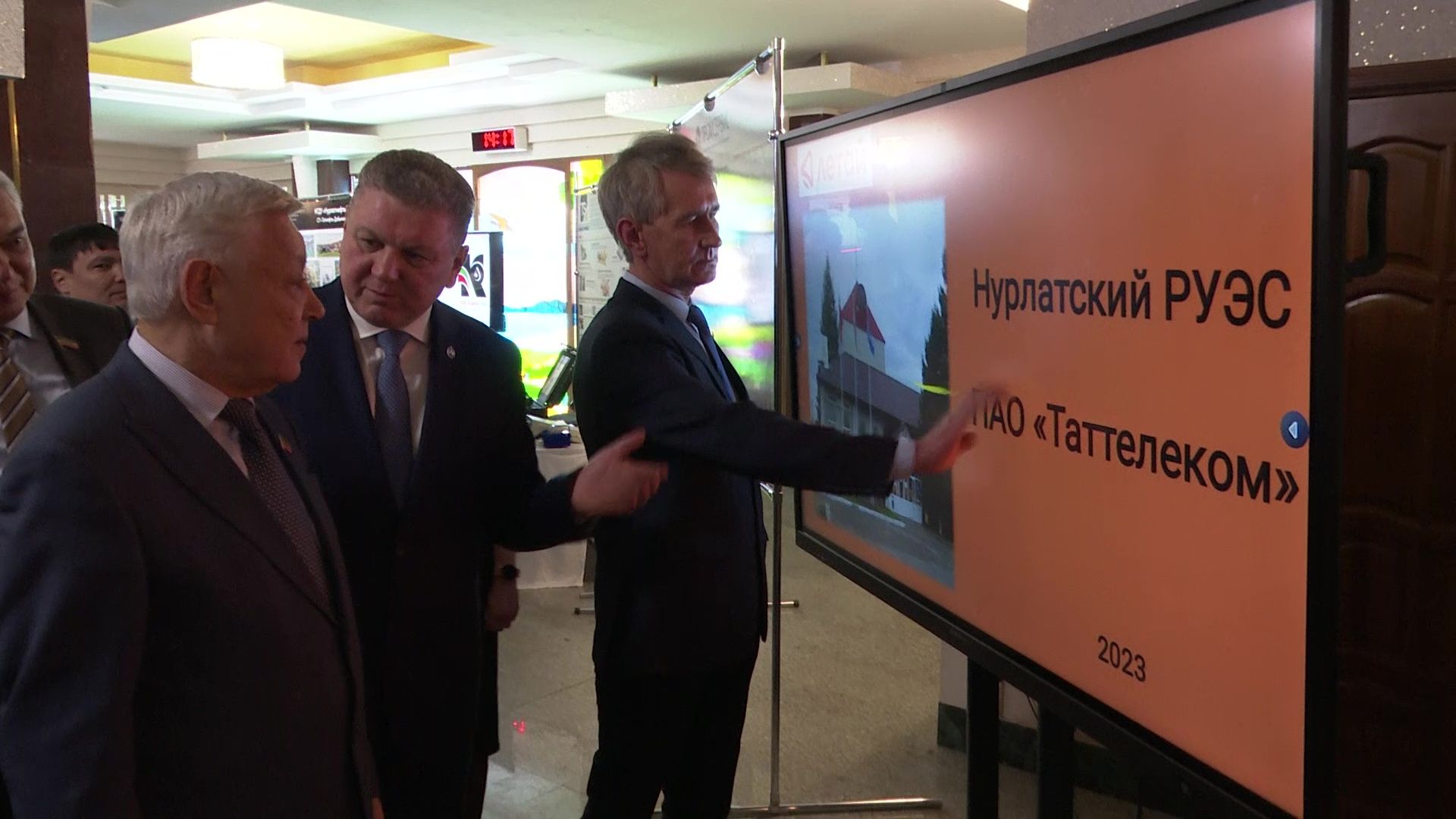В Нурлате прошла выставка производственных достижений предприятий, организаций и учреждений города