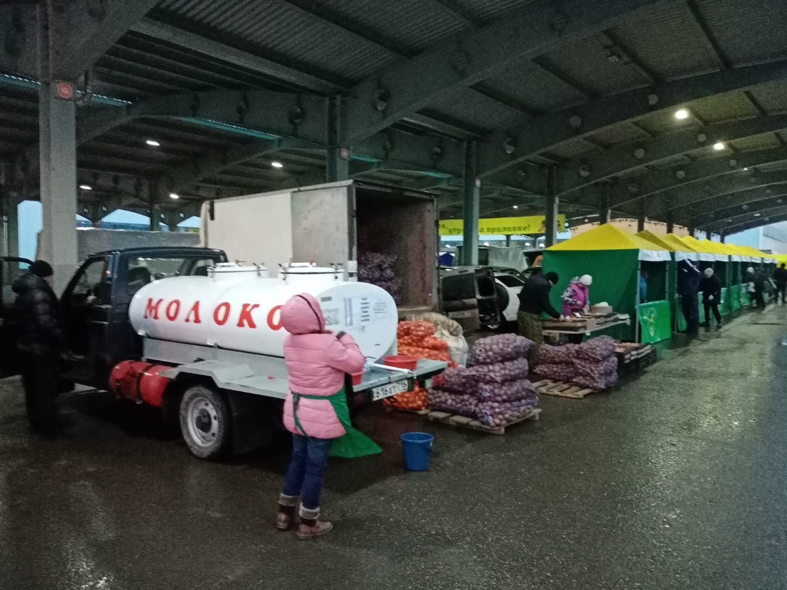 Нурлатцы представили свою продукцию на сельхозярмарке в Казани