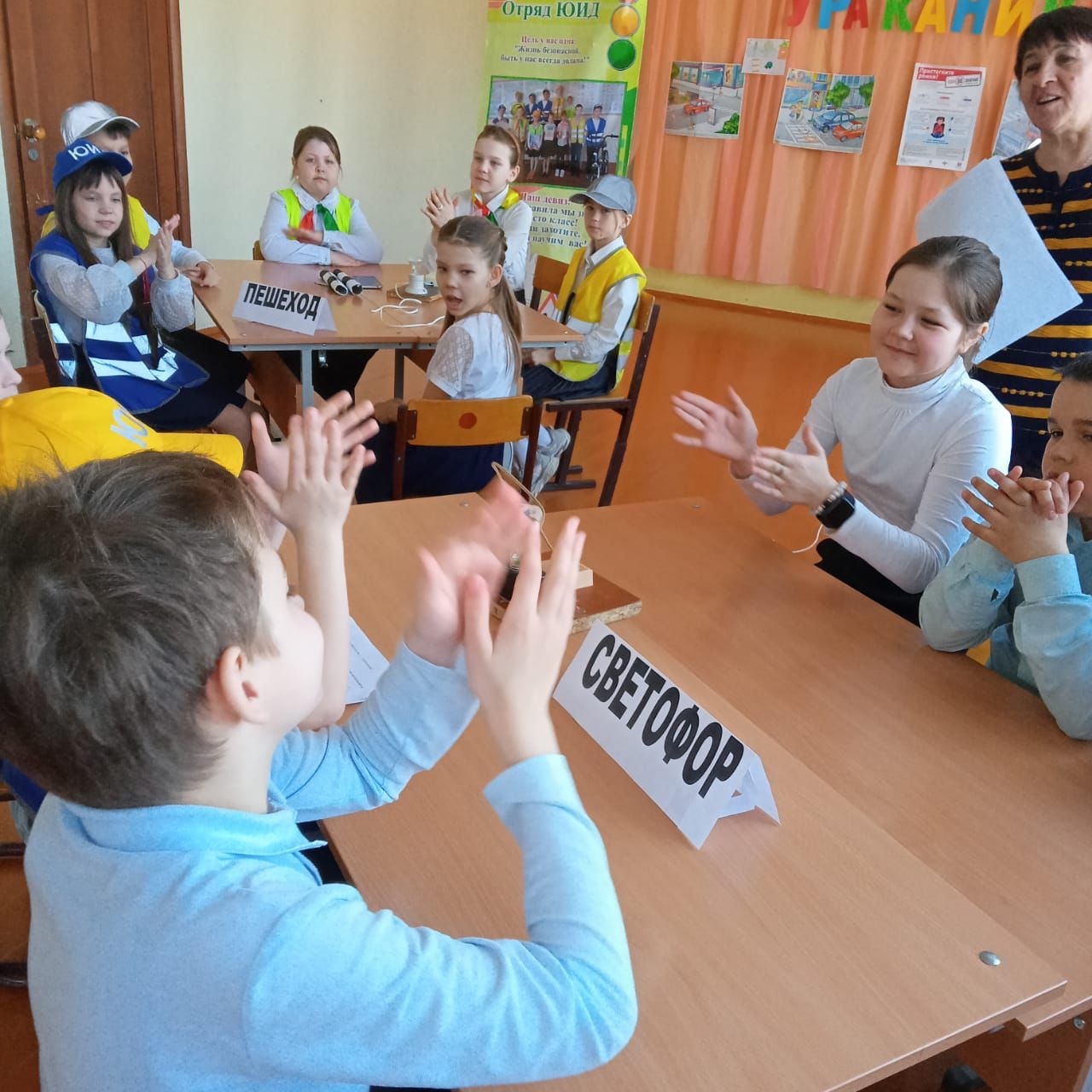 Учащиеся Старо-Челнинской школы повторяют ПДД