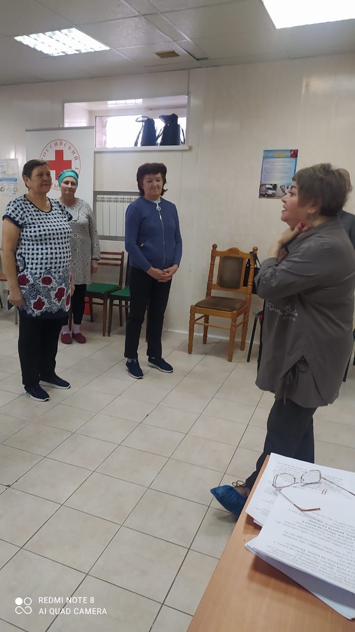 В Нурлате в Центре долголетия занятия провела психолог «Красного Креста»