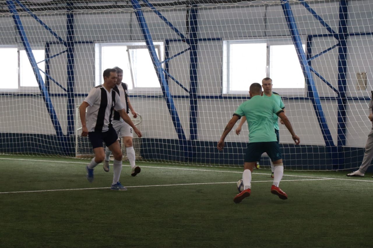 В Нурлате продолжается районный чемпионат по мини-футболу