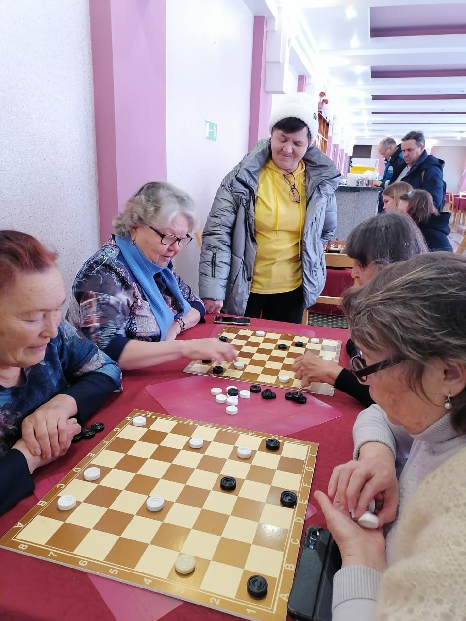 В Нурлате состоялись соревнования по шахматам и шашкам