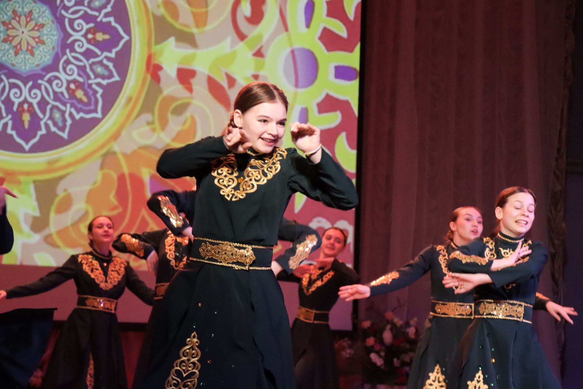 В Нурлате состоялся большой праздничный концерт, посвященный Международному женскому дню
