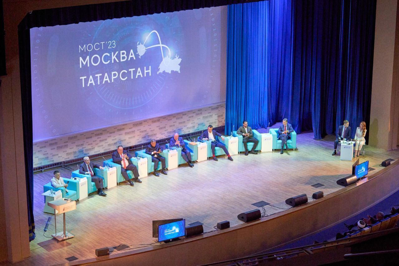 Олег Морозов на молодёжном форуме «Мост Москва – Татарстан» рассказал о пяти факторах успеха