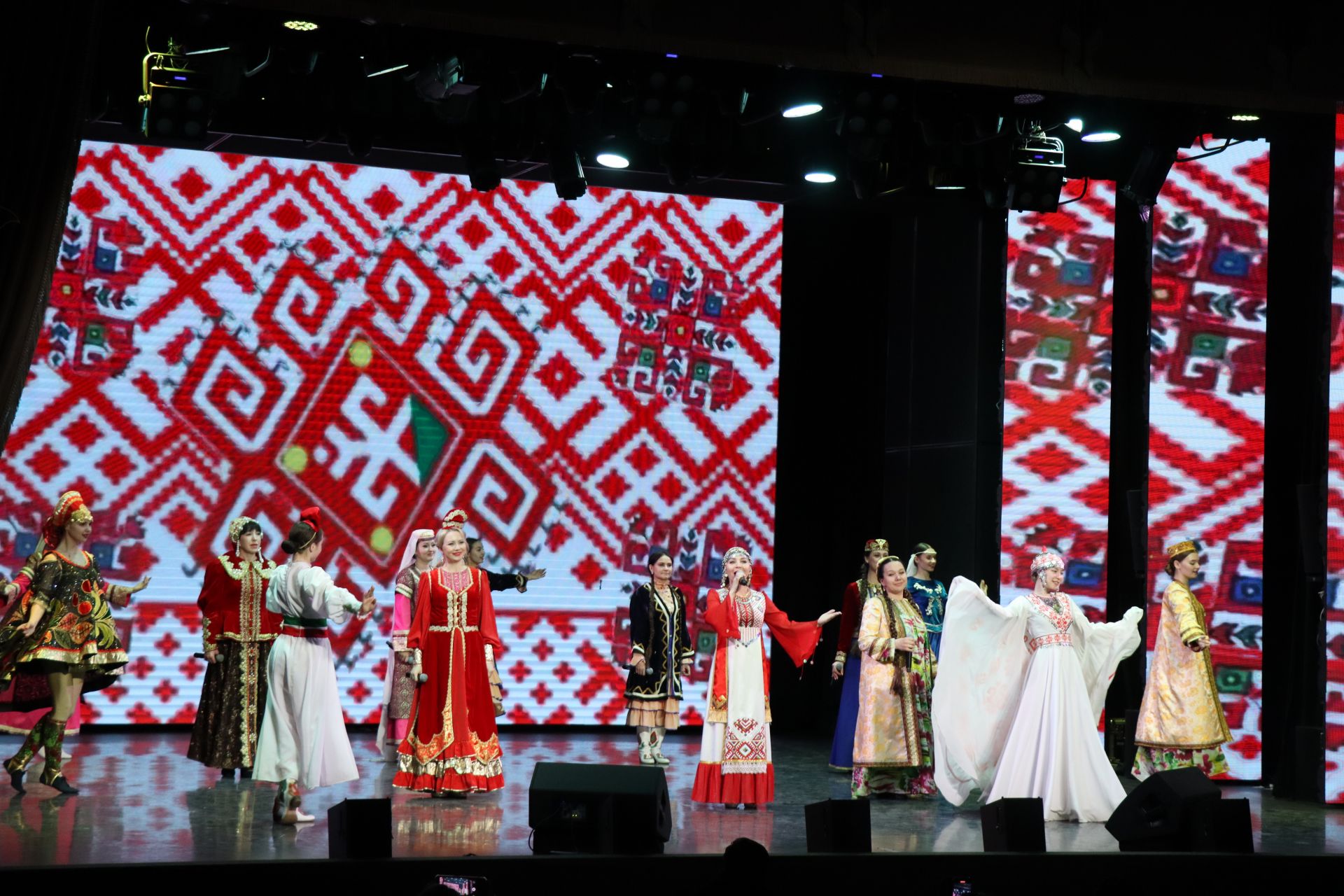 Нурлатцы в Казани представили красоту и колорит культурного наследия народов района