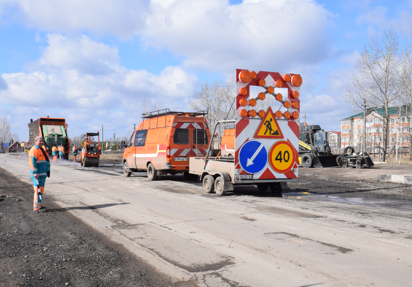 В Нурлатском районе идёт ямочный ремонт дорог