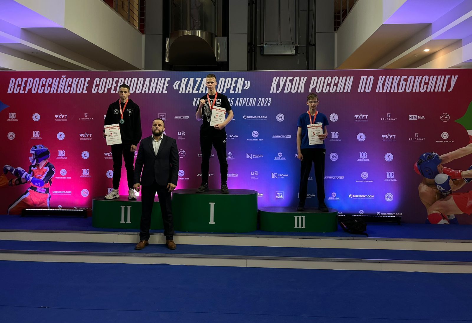 Нурлатские кикбоксеры завоевали победу на Всероссийских соревнованиях в Казани