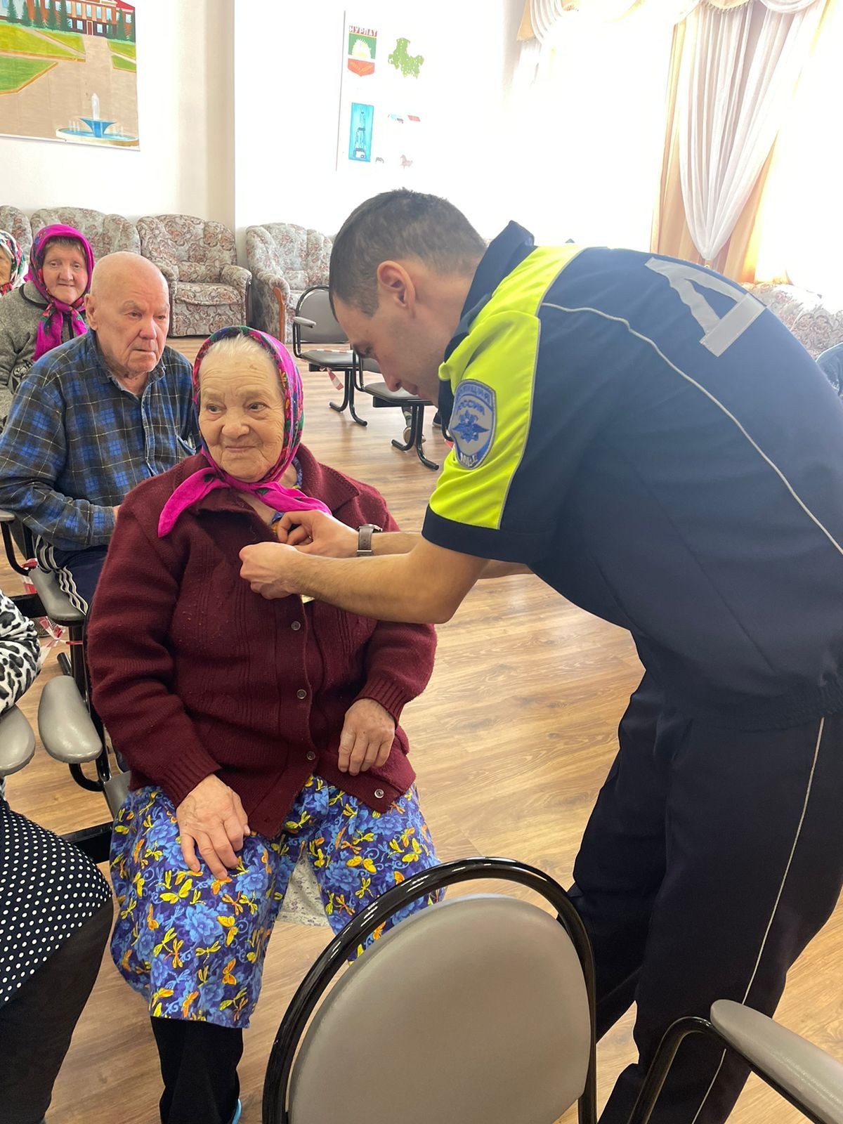 Нурлатские автоинспекторы встретились с жителями дома-интерната для престарелых