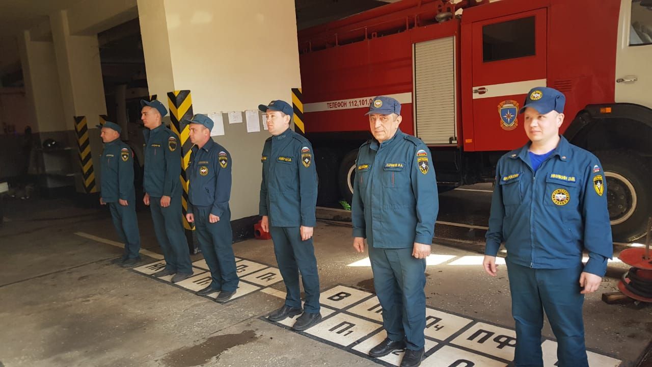 Алмаз Ахметшин поздравил пожарных с их профессиональным праздником