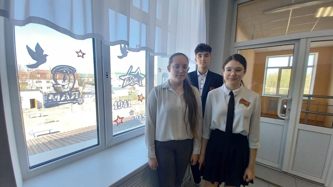 Нурлатские школьники присоединились к Всероссийской акции «Окна Победы»
