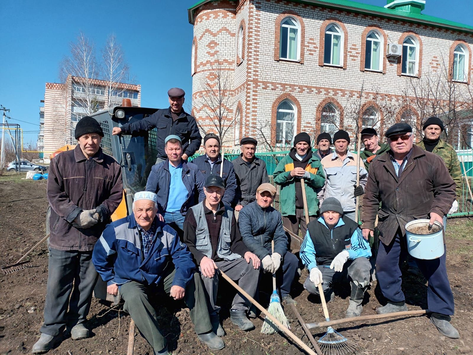 Прихожане мечети микрорайона сахароваров провели субботник