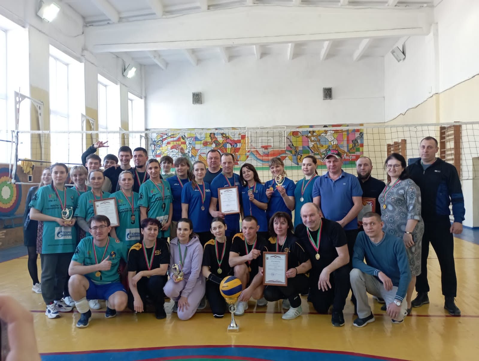 Нурлатские педагоги приняли участие в турнире по волейболу