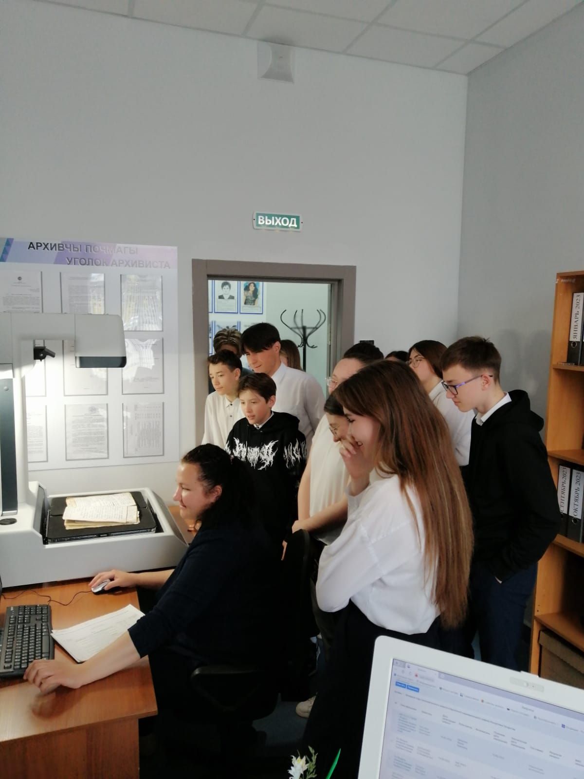 Учащиеся Нурлатской школы №2 в архиве ознакомились с историей района