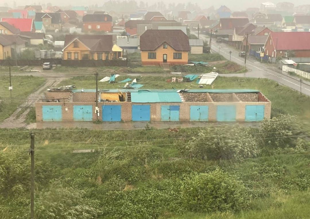 В Нурлатском районе ликвидируют последствия вчерашнего урагана