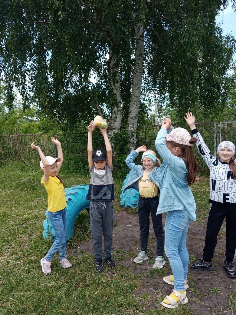 Юные нурлатцы принимают активное участие в жизни пришкольного лагеря