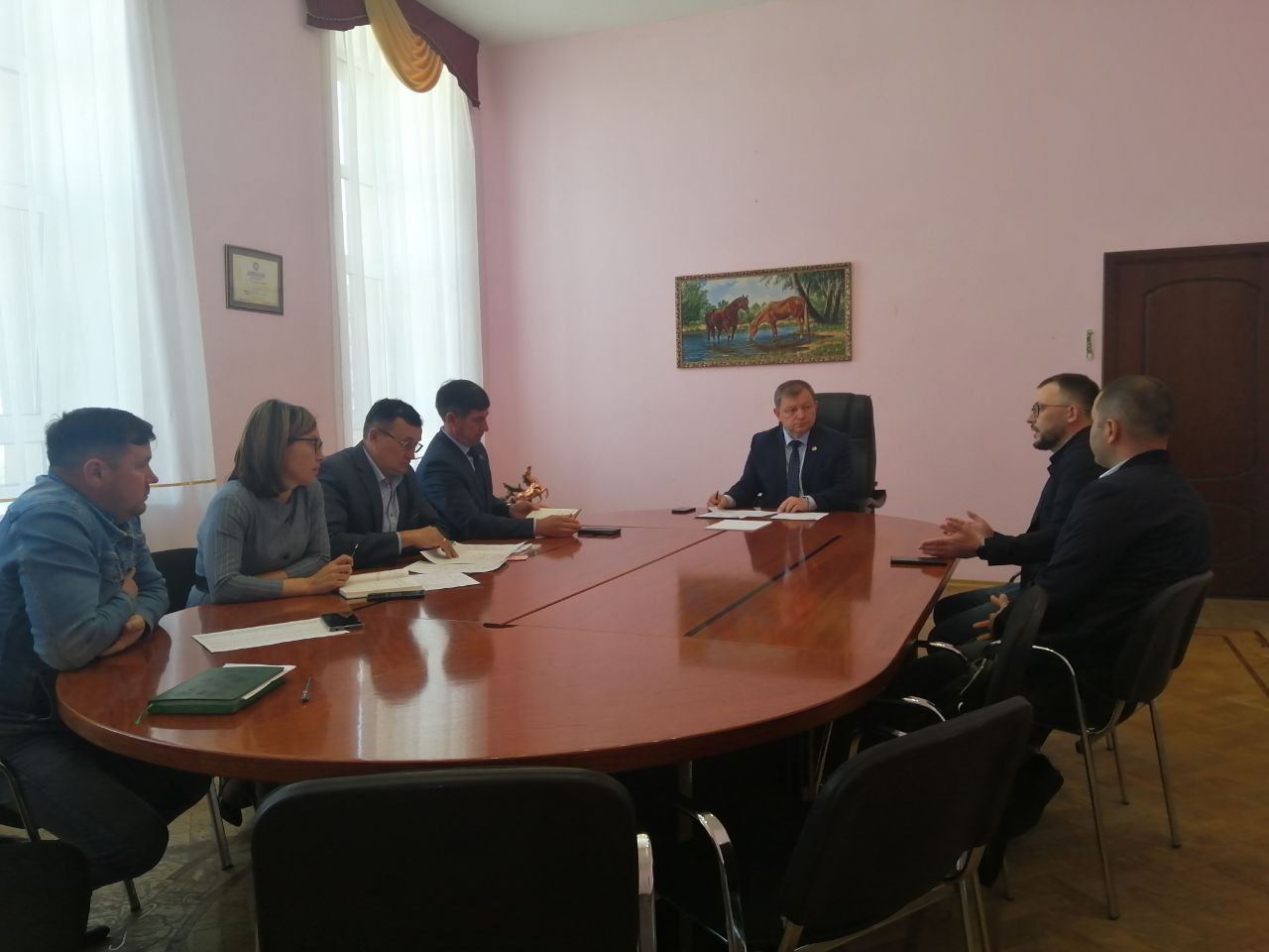 Дамир Ишкинеев провел встречу с молокосборщиками