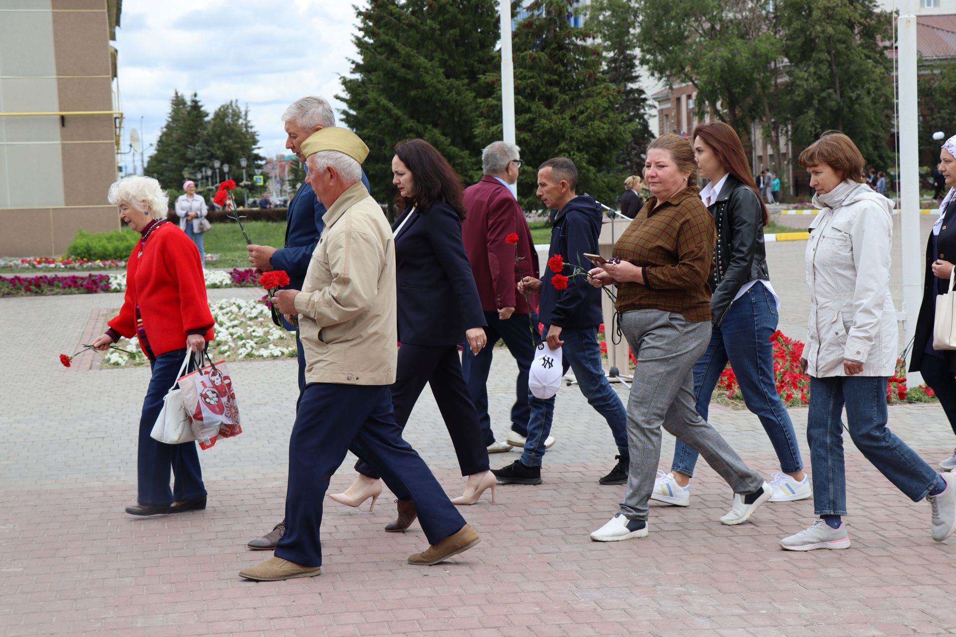 В день 82-й годовщины начала Великой Отечественной войны в Нурлате на центральной площади прошел митинг