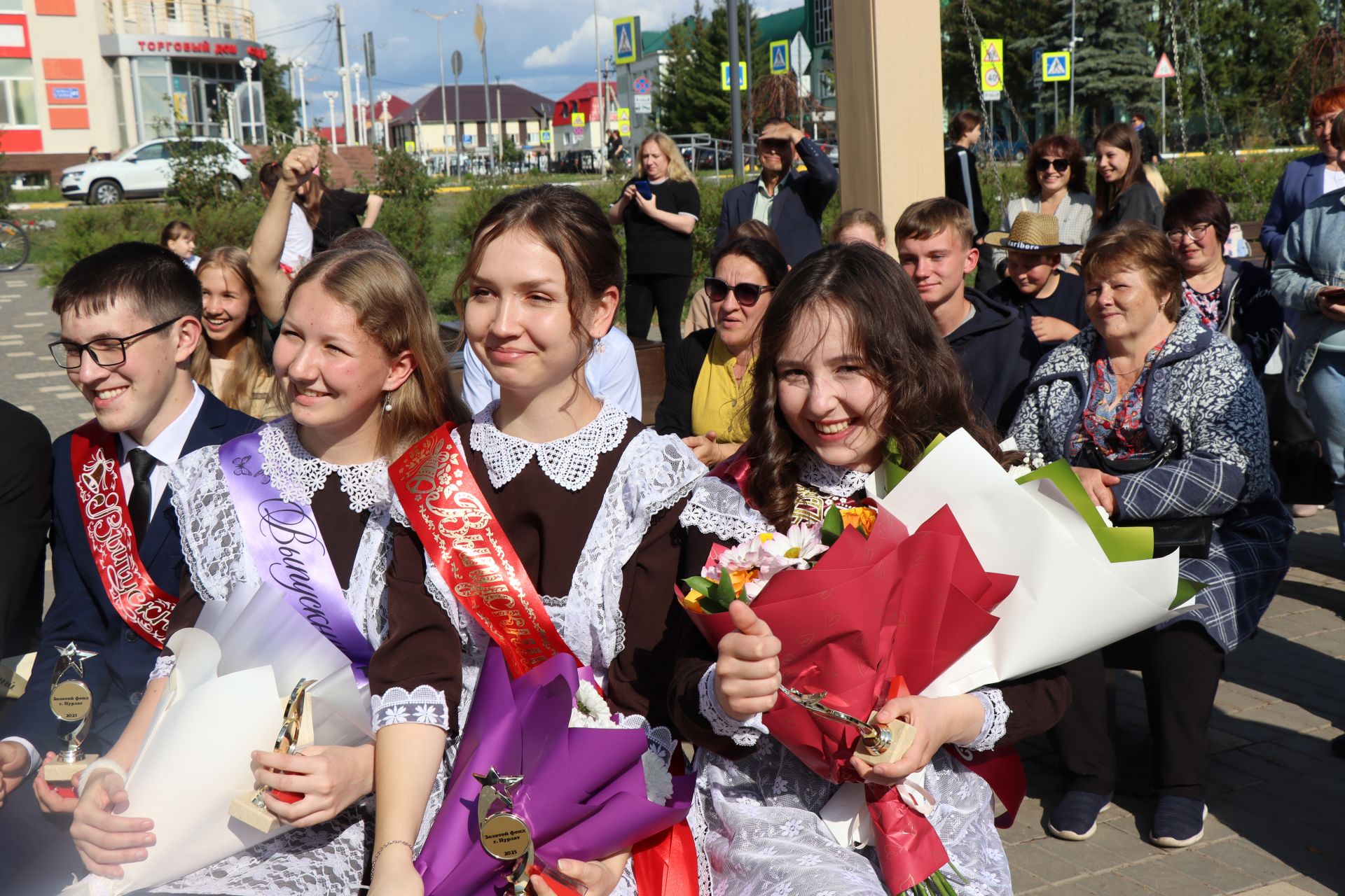 В Нурлате сегодня чествовали отличников учебы