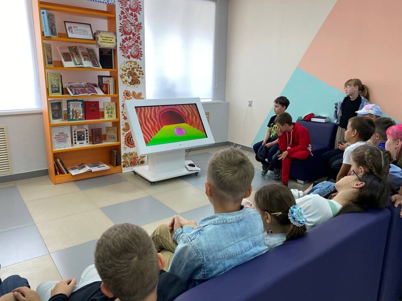 Центральная библиотека Нурлата пригласила школьников на увлекательную экскурсию