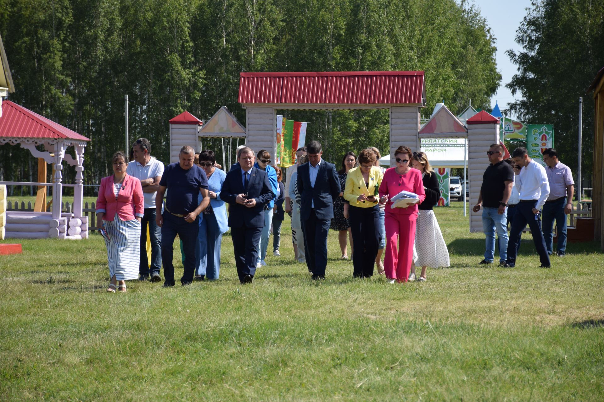 Дамир Ишкинеев провел рабочее совещание на майдане Сабантуя