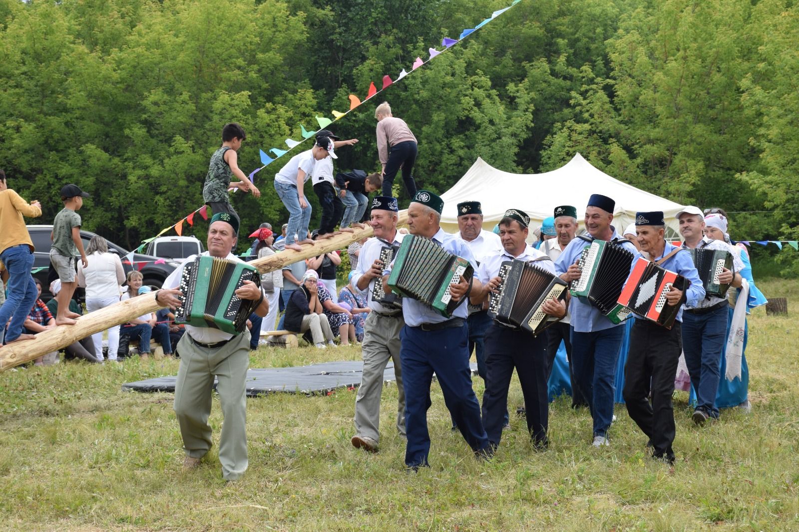 В Курманаеве День села прошел в формате Сабантуя