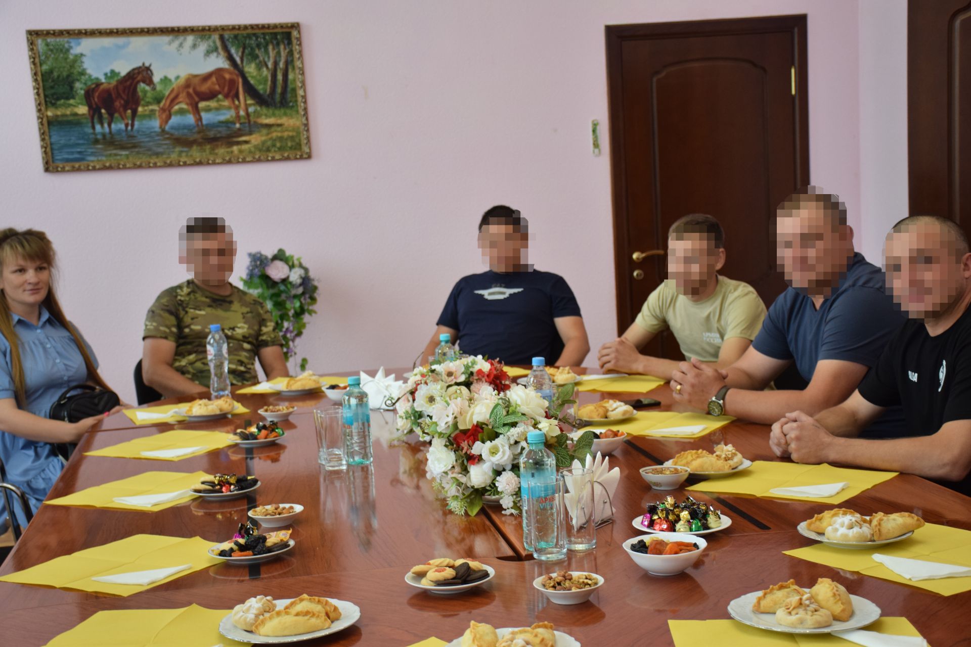 Дамир Ишкинеев встретился с мобилизованными, прибывшими в краткосрочный отпуск