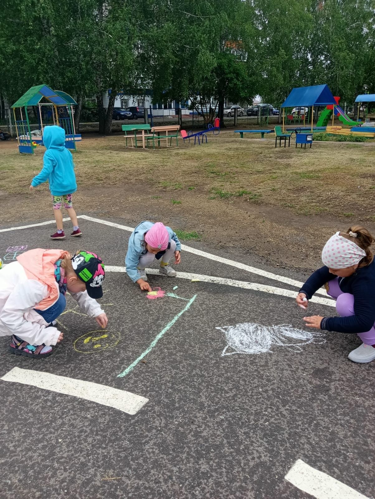 В детском саду Нурлатского района прошел «День рисования на асфальте»
